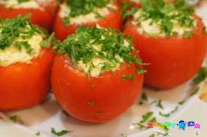 помидоры фаршированные сыром и чесноком