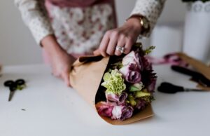 Достоинства услуг по доставке цветов и букетов: как выбрать идеальный букет