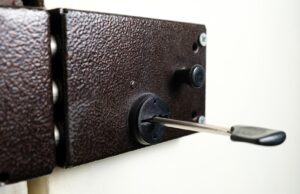 Врезка замков ЦАО