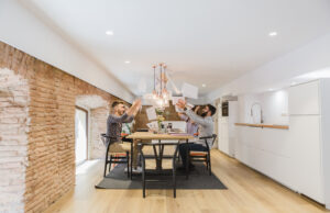 Натяжные потолки: Революция в Дизайне Интерьера и Практичное Решение для Вашего Дома