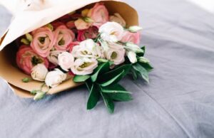 Психология цвета в букете: как выбрать оттенок, который поднимет настроение